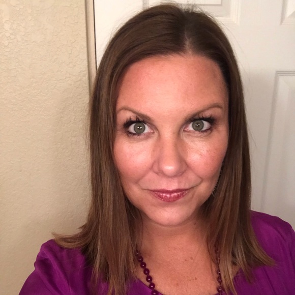 Meet your Posher, Sarah - Picture 2 of 2